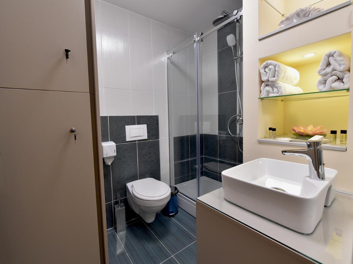 Sky Lux Apartman Gornji Milanovac Exterior foto
